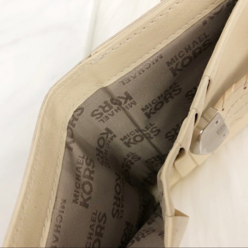Michael Kors Wallet - Picture 5 of 6